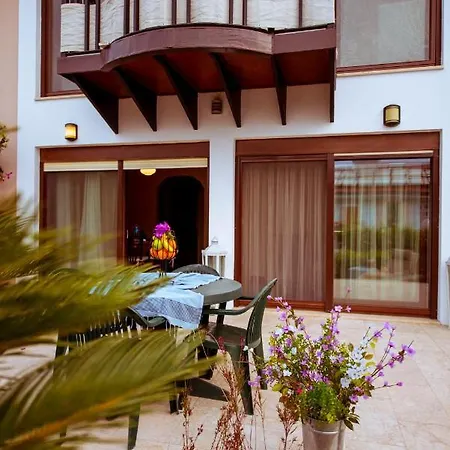 Luxury Marina House *